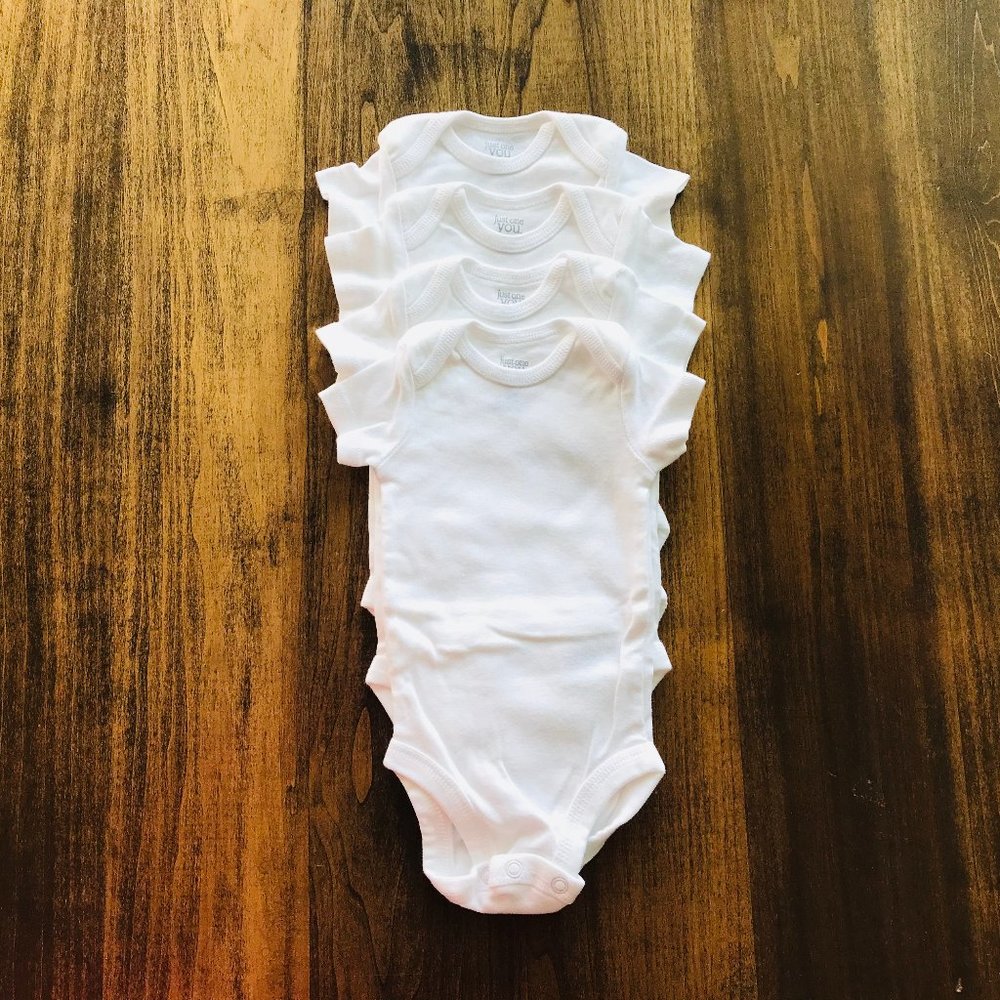 🌟NWOT 4 Piece 3 Month Old Onesie Bundle